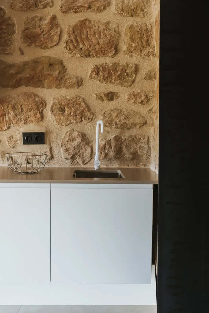Fregadero y encimera de la cocina del apartamento 6.
